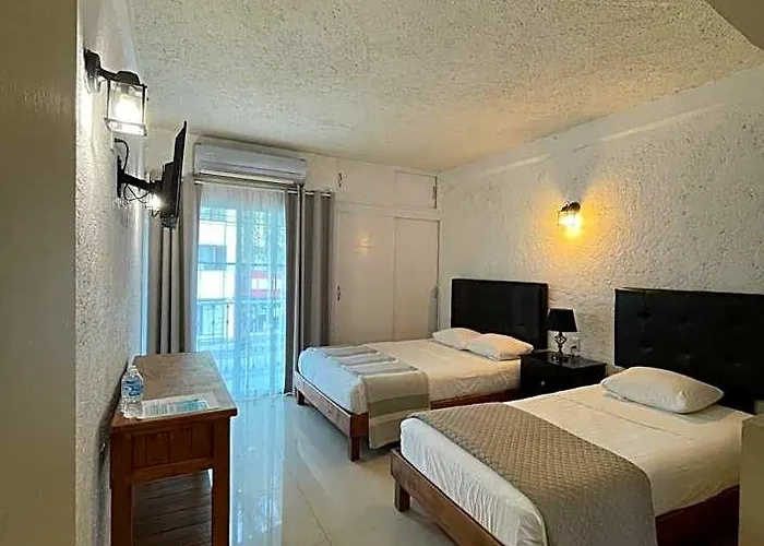 Dos Mundos, Isla Cozumel Hotel 2*