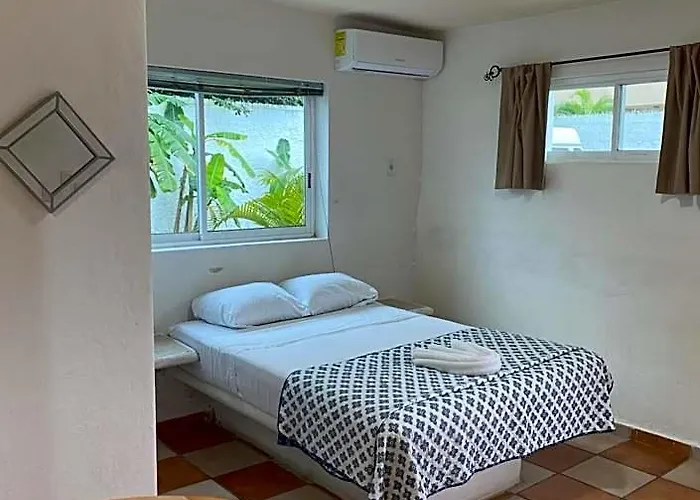 Dos Mundos, Isla Cozumel Hotel 2*